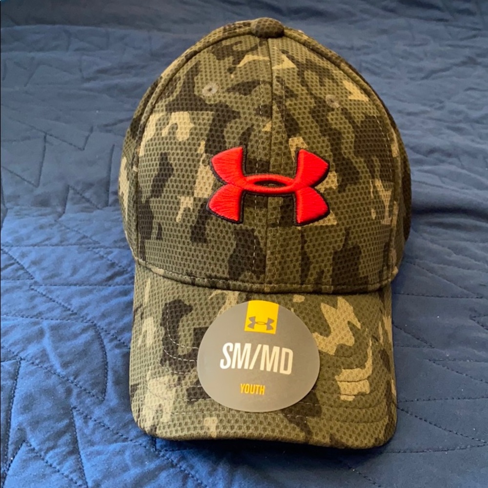 NWT Youth SM/MD Under Armour Camo Hat